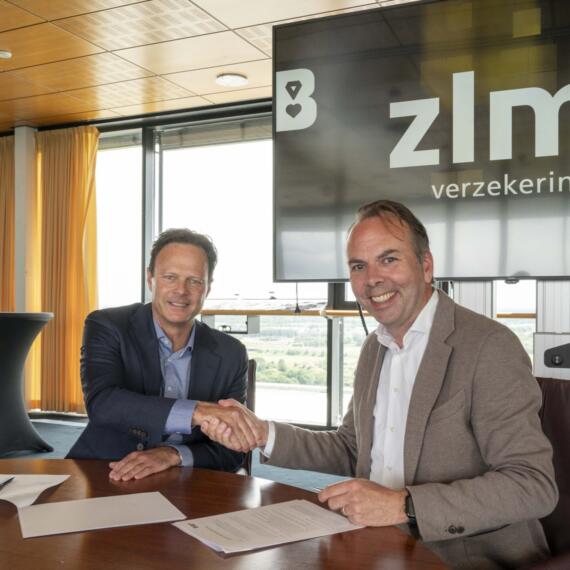 Ondertekening door Oscar Monshouwer en Michel Reinders