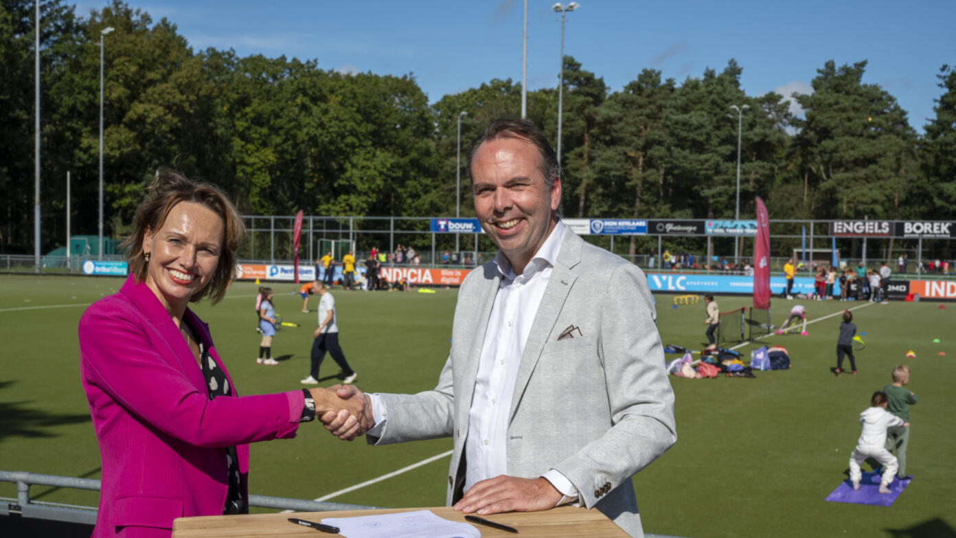 Ondertekening Univé x BrabantSport Fonds