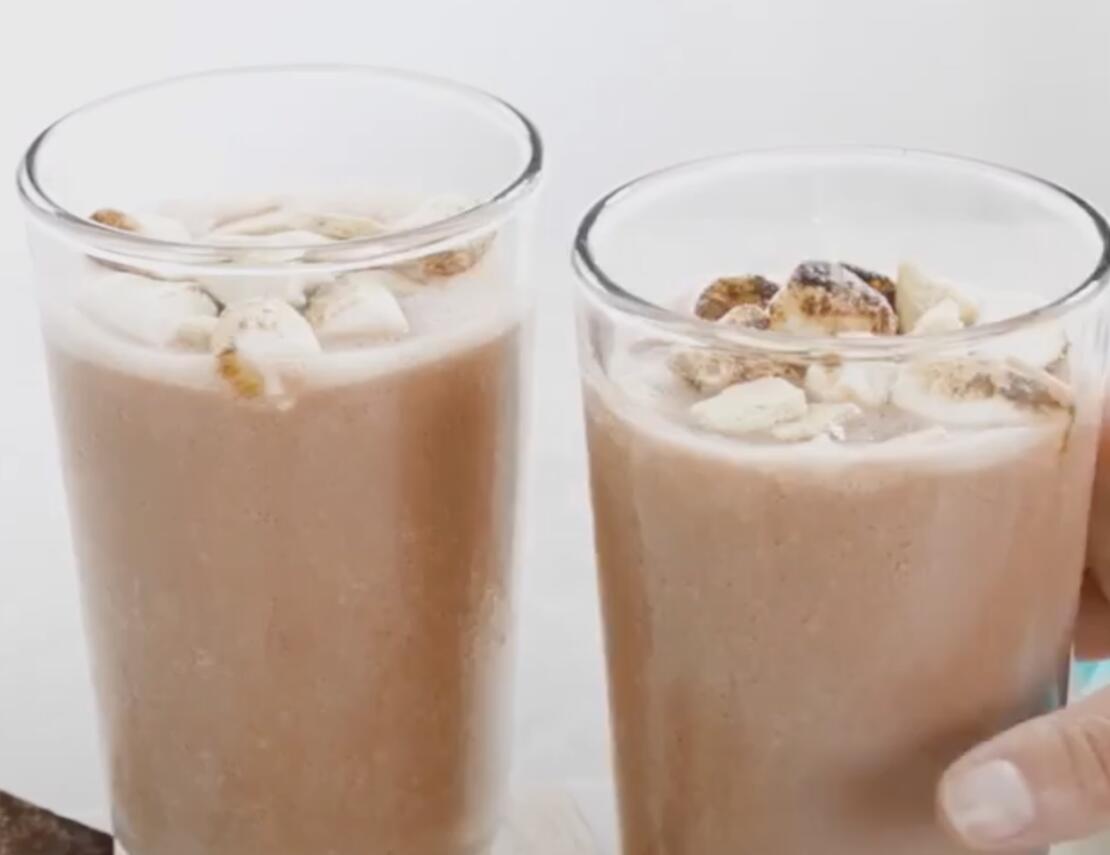 IJskoude vanille chocolade S’mores shake