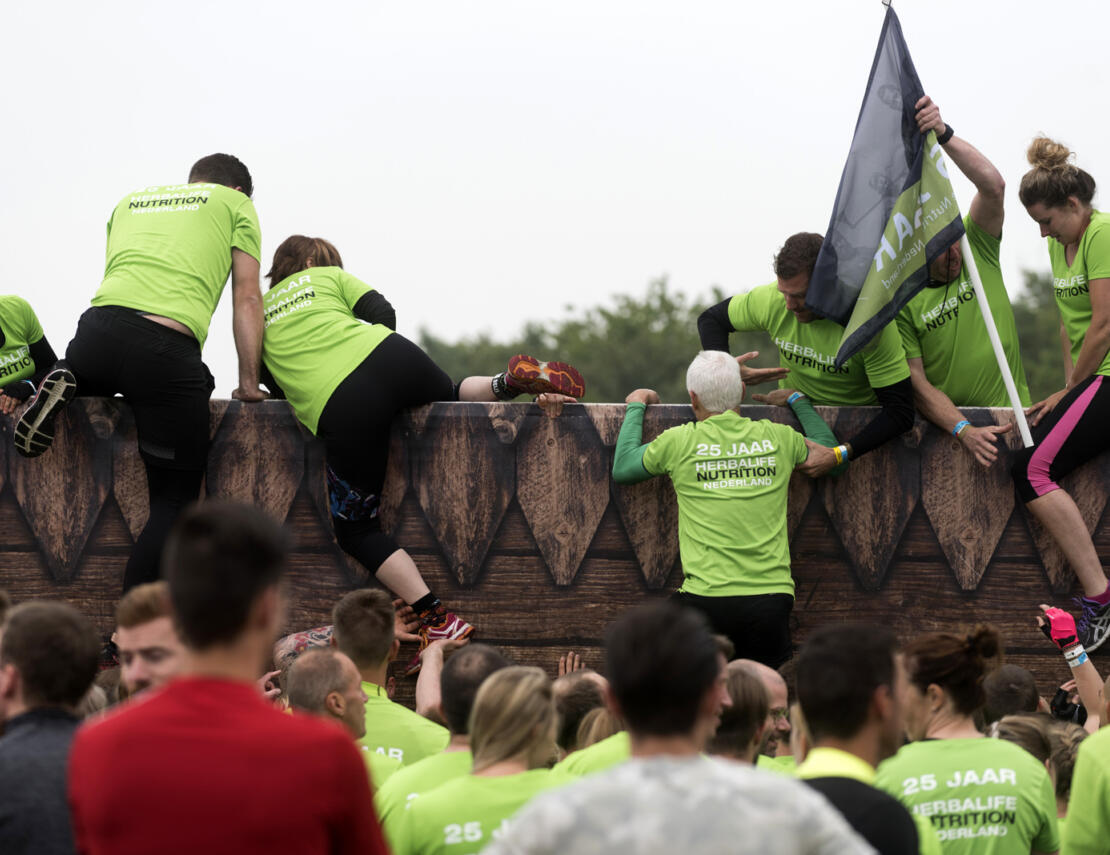 25 jaar Herbalife Nederland tijdens de Strong Viking obstacle run
