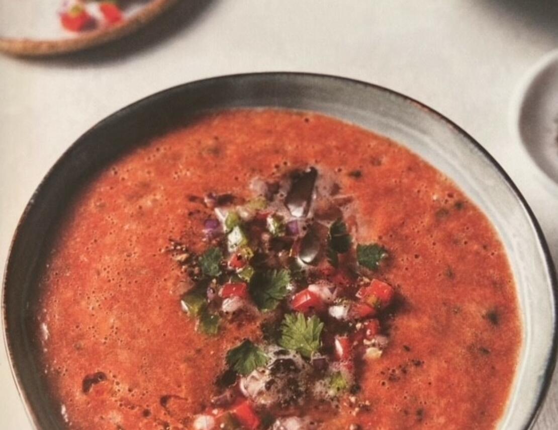 Tomatensoep met kokos en koriander