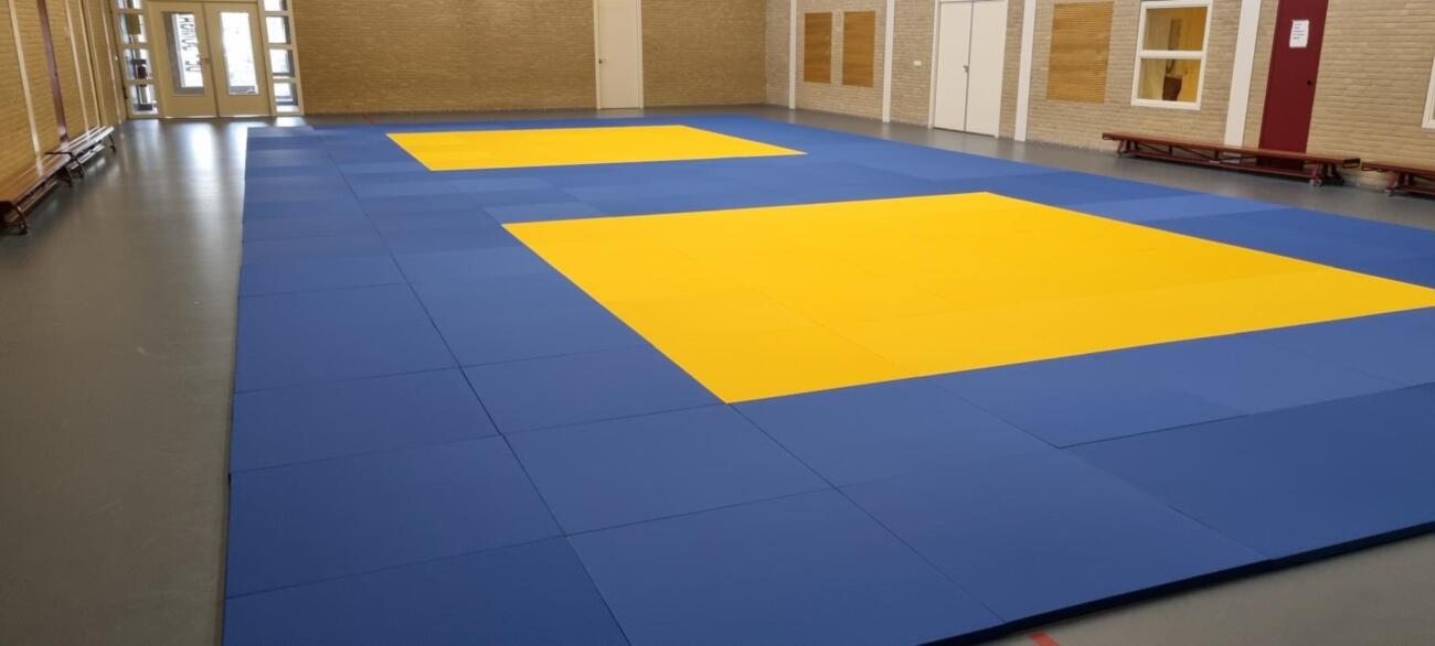 Judo Bond Nederland Nieuwe mat voor Judoschool Assen
