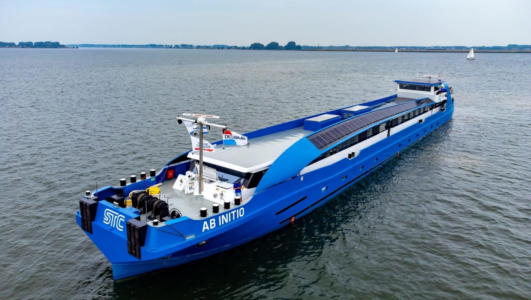 Ab Initio foto Media Creators scaled