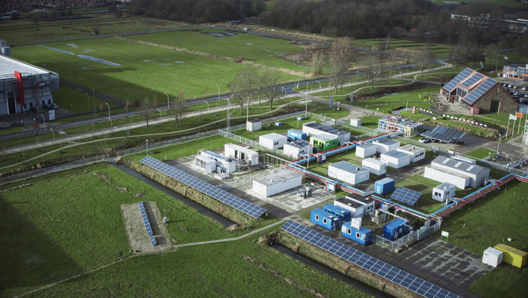 Media 757 711127 w1800 fit