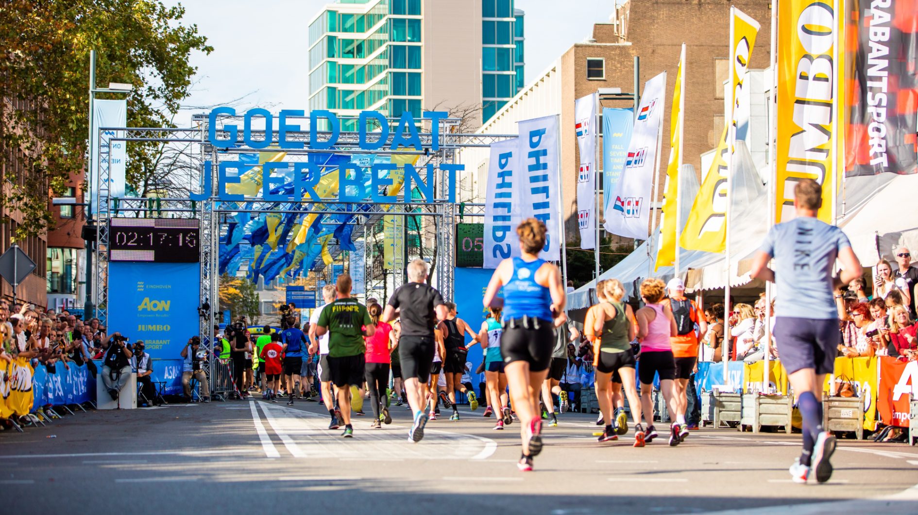 Hardlopen marathon 2 met bronvermelding Marathon Eindhoven Golazo