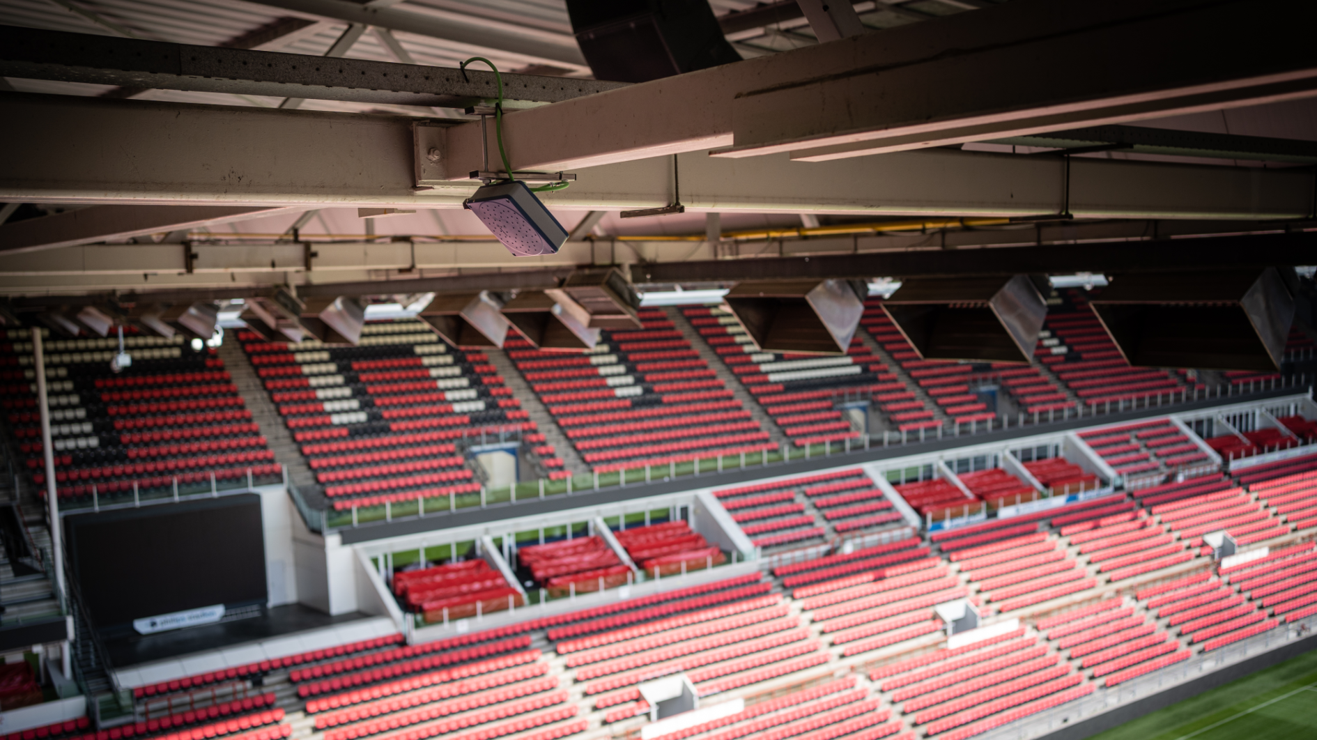 PS Vx Sorama L642 mounted in Philips Stadium wide