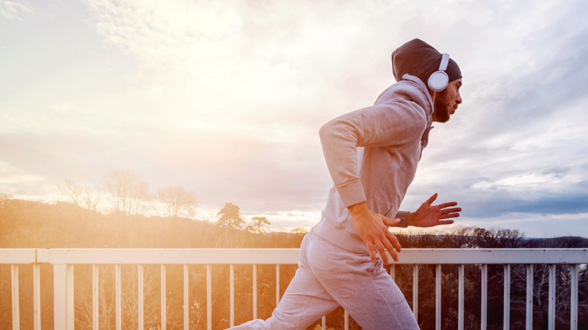 Rennend podcast luisteren beeld header