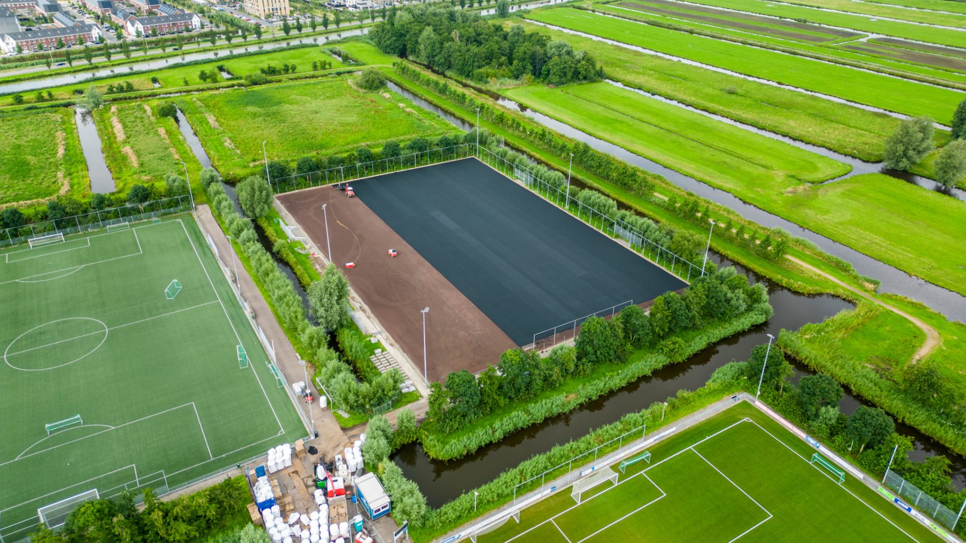 Aanleg collectorveld SV Donk 2 004