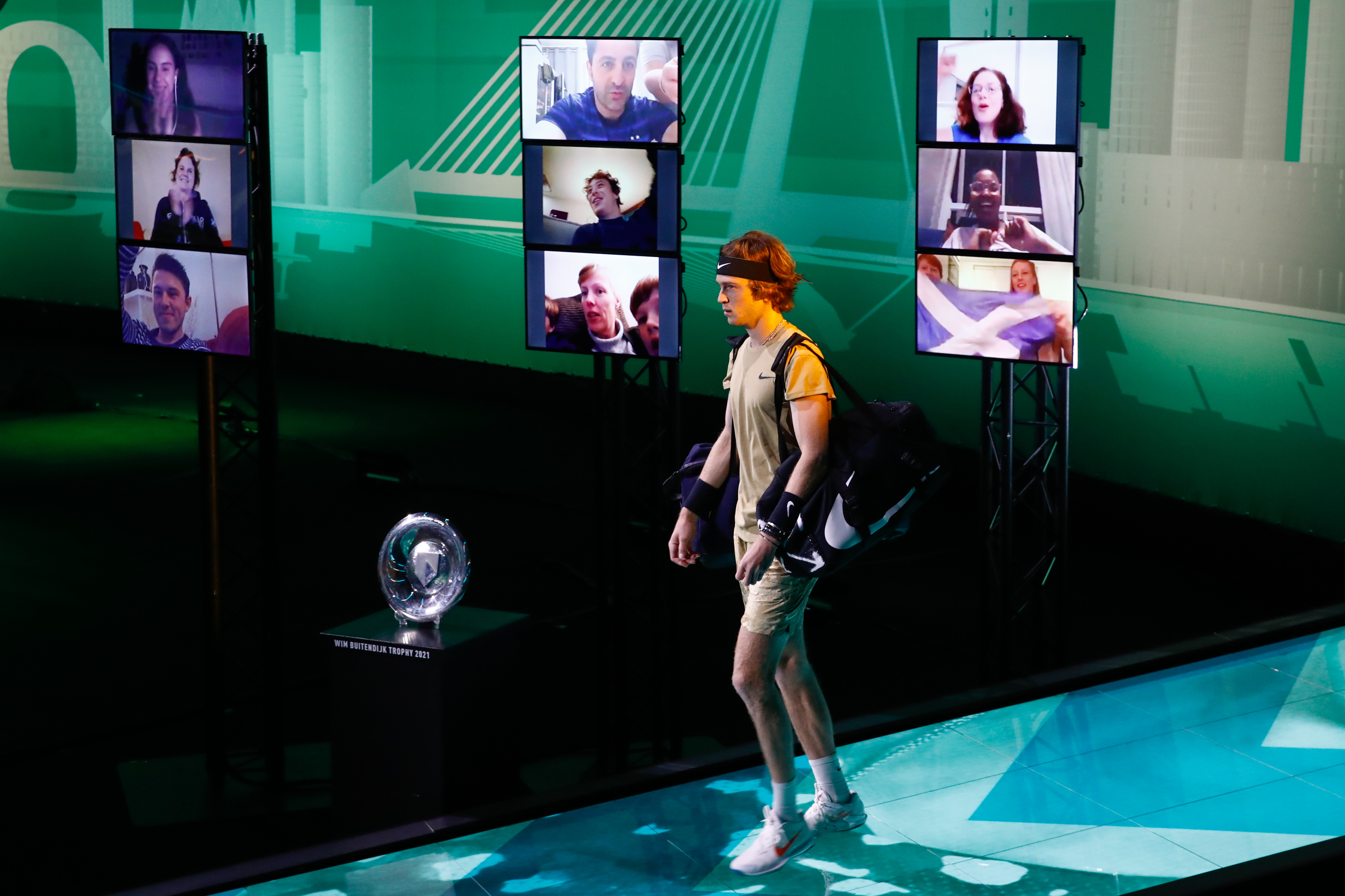 Fans konden via een Zoomcall bij de opkomst van de spelers zijn